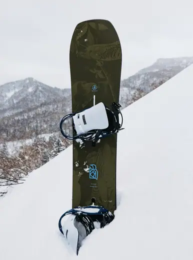 【タカ】BURTON FAMILYTREE TOWNHERO Burton Family Tree Hometown Hero X-Ray Snowboard 2026