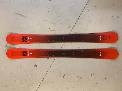 Völkl Mantra Junior Kids Skis | SkatePro