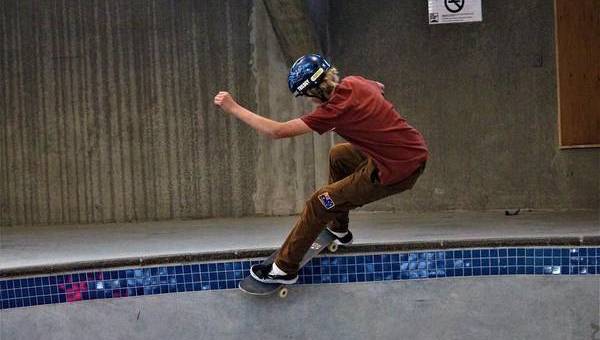 Enter the big bowl with SkatePro team rider Noah Graetsch