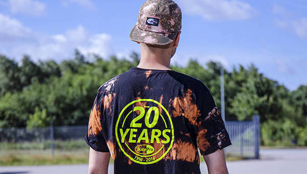 DIY : Bleach tie dye - create your own acid wash shirt